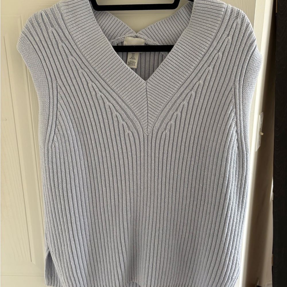 Women's V-Neck Sweater Vest - Light Gray
